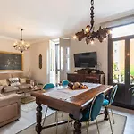 Arte Iii By Aston Apartament