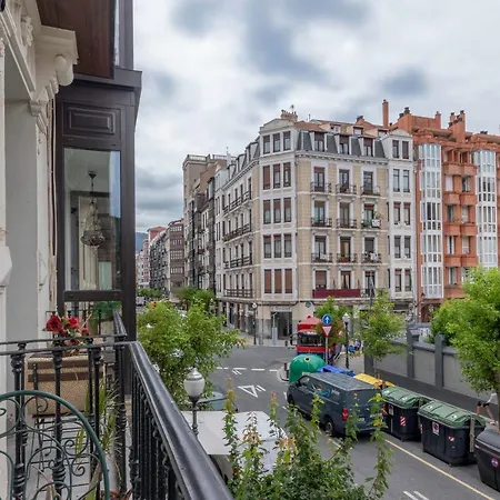 Arte Iii By Aston Apartament