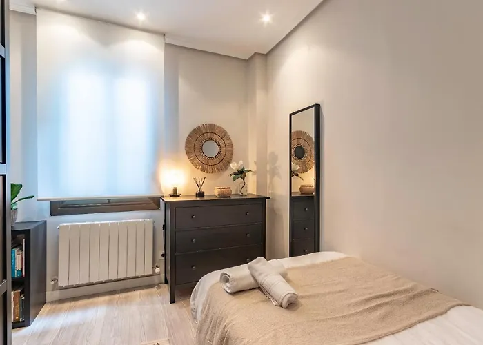 Apartment Arte Iii By Aston